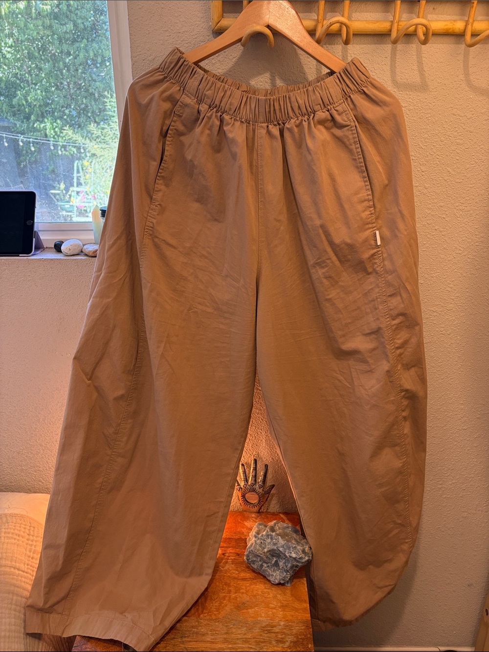 Le Bon Shoppe PARACHUTE Pants in khaki